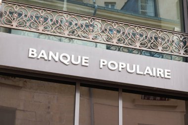 Bordeaux, Aquitaine / Fransa - 06: 20 2020: Fransız Popüler Bankası 'nın dış cephesinde Banque Populaire logosu metin imzası