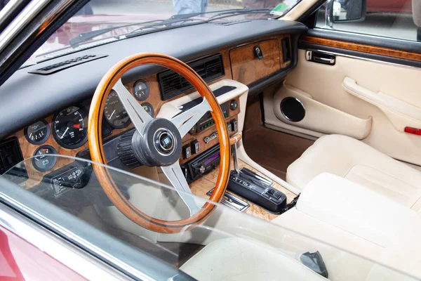 Burdeos Aquitania Francia 2020 Daimler Classic Luxury Interior Sports Car —  Fotos de Stock