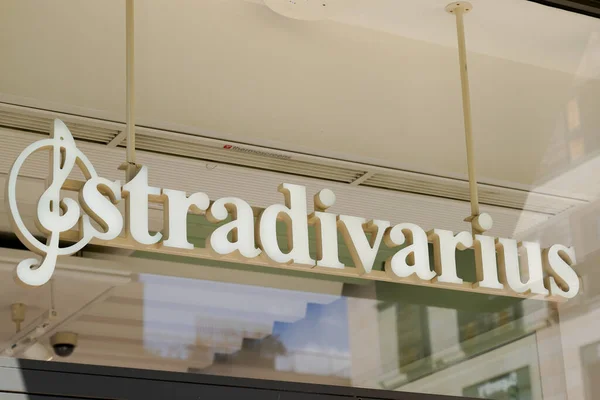 Burdeos Aquitania Francia 2020 Stradivarius Logo Sign Store Women Men — Foto de Stock