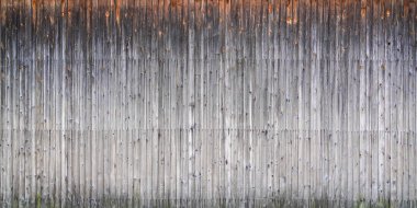 Ahşap kaplamalı ahşap çit palisade doğal gübre ile