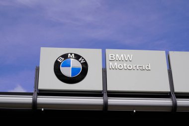 Bordeaux, Aquitaine / Fransa - 07 07 07: 2020: BMW Motorrad logosu, Bavarian Motor Works motosiklet mağazasının motosiklet üreticisi tabelası.