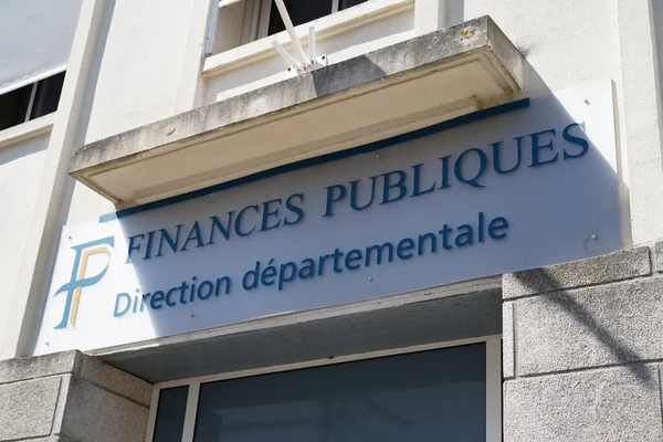 Bordeaux, Aquitaine / Fransa - 07 07 07: 2020: istikamet ayrılış merkezi et des Finances Publiques logosu ve Fransız kamu maliye idaresi ofisi için metin imzası