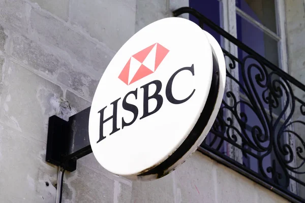 Бордо Аквитания Франция 2020 Hsbc Bank Logo Swiss Sign Store — стоковое фото