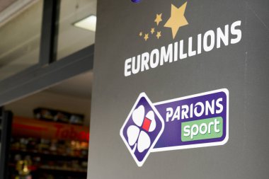 Bordeaux, Aquitaine / Fransa - 07 25 2020: euromillion and parions sport French logo of loto euro milyonlarca fdj la francaise des jeux store, Fransa