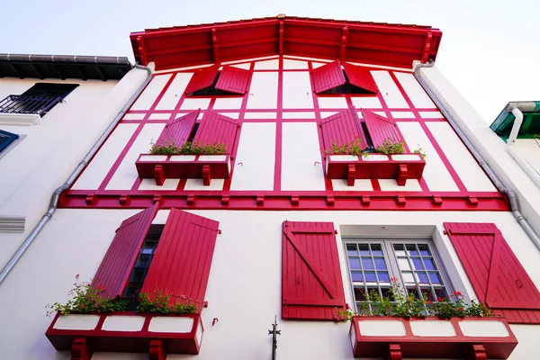 Traditional Bask White Red Facade House Pyrenees Atlantiques Basque Country — Stock Photo, Image