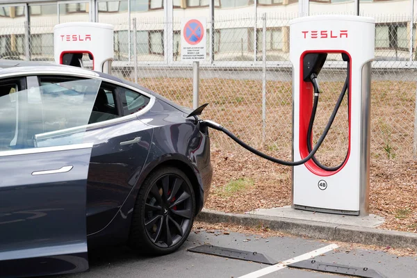 Burdeos Aquitania Francia 2020 Las Estaciones Tesla Supercharger Permiten Que — Foto de Stock