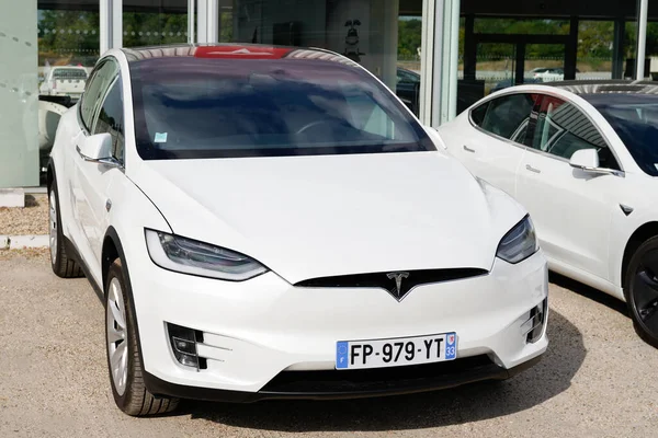 Burdeos Aquitania Francia 2020 Tesla Coche Modelo Concesionaria Automóvil Cargador — Foto de Stock