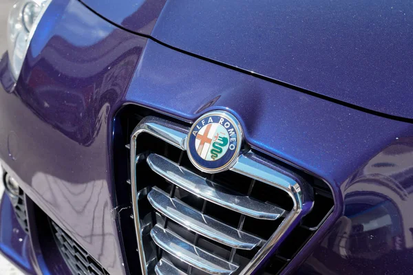 Μπορντό Aquitaine Γαλλία 2020 Alfa Romeo Σήμα Λογότυπο Μπροστά Σχάρα — Φωτογραφία Αρχείου