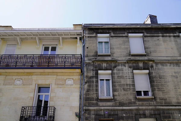 Antes Después Edificio Fachadas Exteriores Con Diferencia Lavado Fachada Casa —  Fotos de Stock