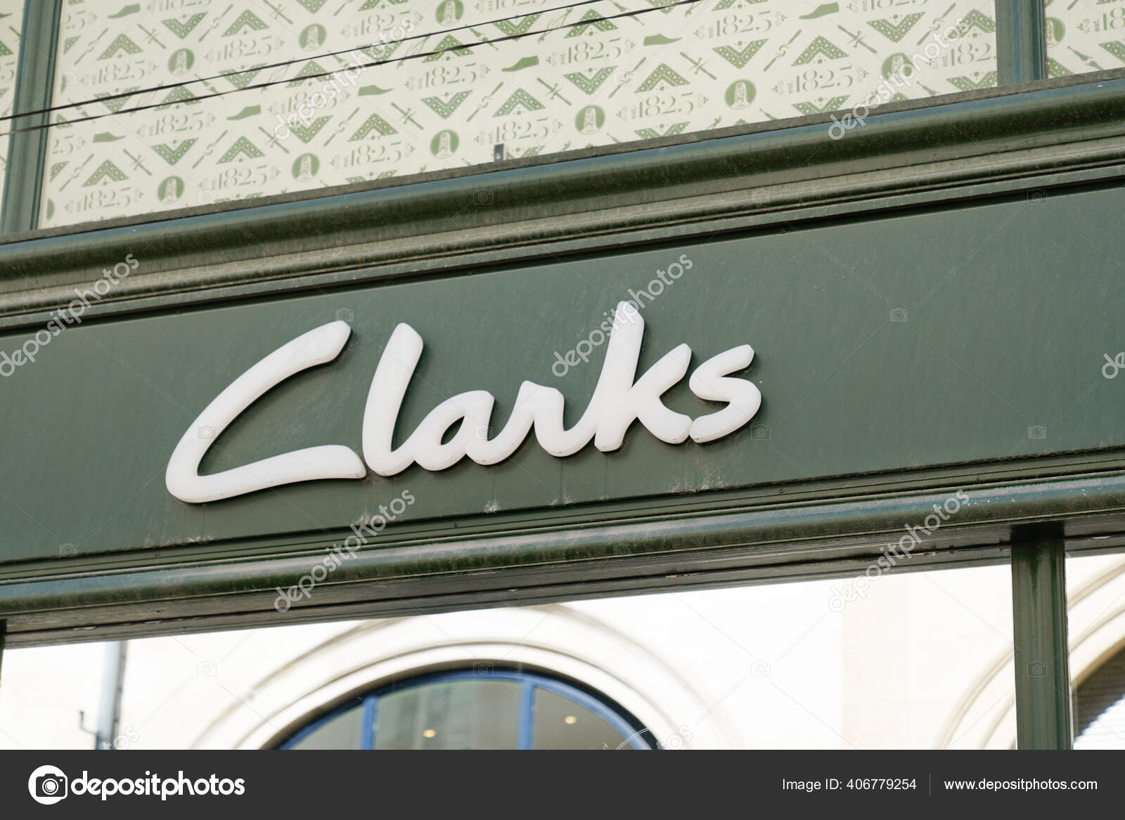 logo clarks