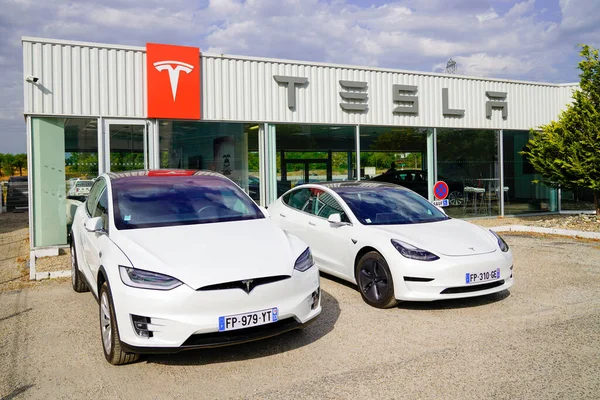 Burdeos Aquitania Francia 2020 Tesla Logo Signo Texto Frente Tienda — Foto de Stock