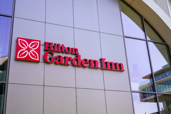 Бордо Аквитания Франция 2020 Логотип Сети Отелей Hilton Garden Inn — стоковое фото