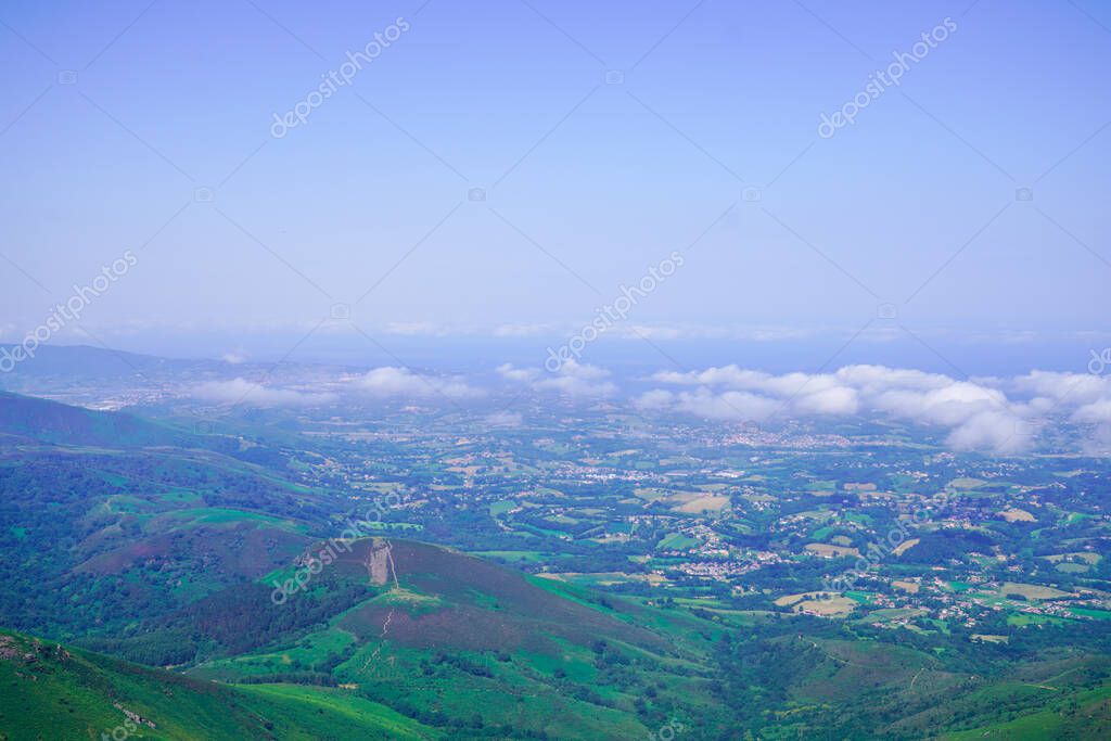 Vista de Hendaye Saint Jean de Luz desde el Monte Larrun en Francia 2024