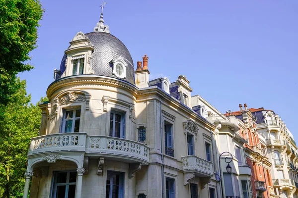 Straßenhäuser Neoklassischen Stil Der Stadt Vichy Allier Frankreich — Stockfoto