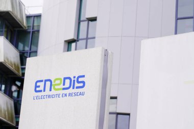 Bordeaux, Aquitaine / France - 09 25 2020: ENEDIS edf logosu ve Fransa 'daki elektrik dağıtım ağı sağlayıcısının metin imzası