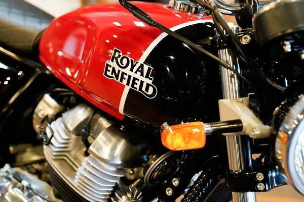 Bordeaux Aquitaine Frankrike 2020 Royal Enfield Logo Och Underteckna Text — Stockfoto