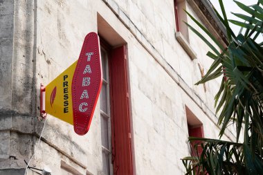 Bordeaux, Aquitaine / France - 10 01 2020: presse and tabac logo and text sign of tütün dükkanı ve Fransız basın kütüphanesi