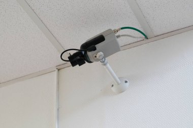 Kapalı devre güvenlik sistemi dışarıdaki ev kameraları için güvenlik kamerası görüntüsü.