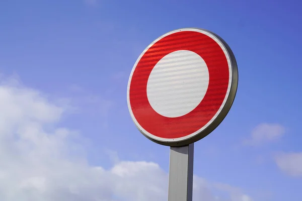 Panel Okrągły Czerwony Biały Znak Drogowy Ruchu Zabronione Każdego Pojazdu — Zdjęcie stockowe