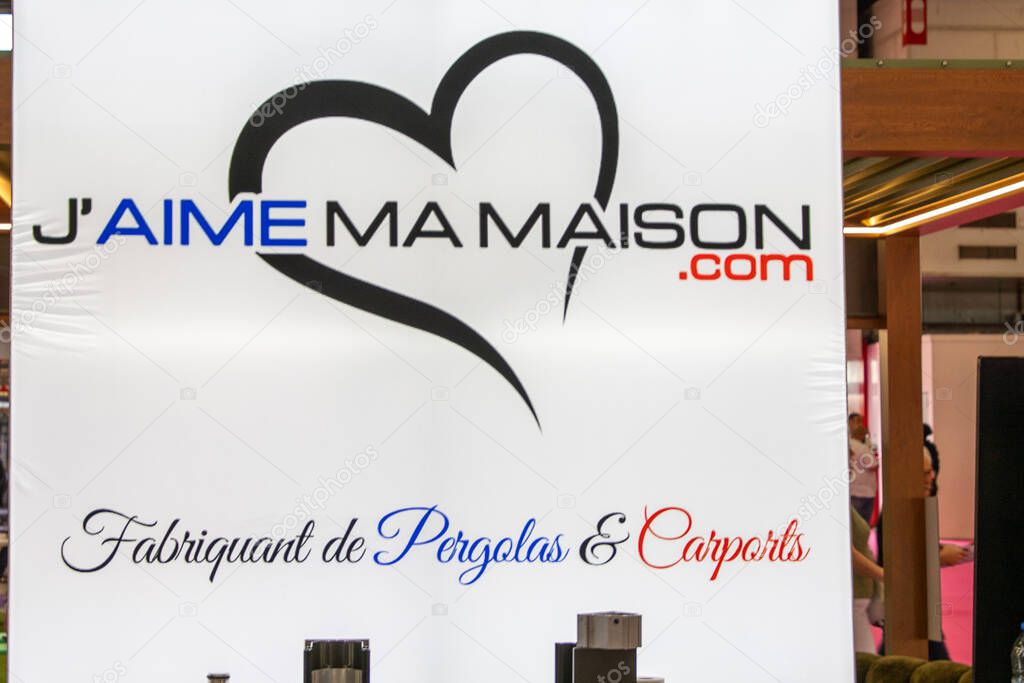 Bordeaux , france - 09 23 2025 : j'aime ma maison logo and text sign of veranda manufacturer for home and garden
