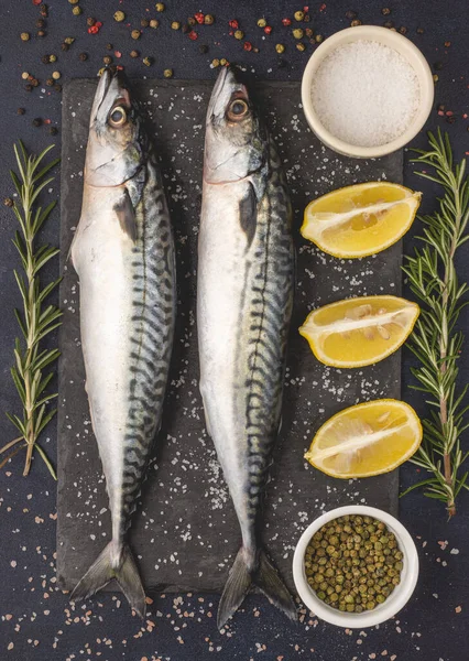 Fresh Raw Fish Mackerels Rosemary Pepper Salt Lemon Healthy Mediterranean — Stock Photo, Image