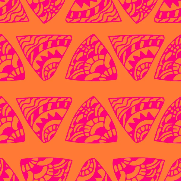 橙色背景上的涂鸦粉色三角形的族裔无缝图案 部落背景 无限手绘几何包装纸 矢量说明 — 图库矢量图片