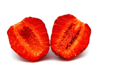 Böğürtlen, beyaz arka planda izole edilmiş olarak yakın plan.