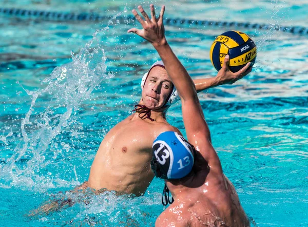 Foothill Technology High School Player Elevates Out Water Create Opening — Stock Photo, Image