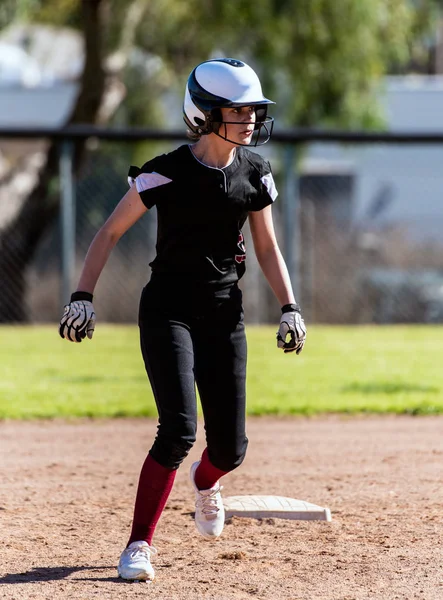 Focused on scoring a run. — Stock Photo, Image