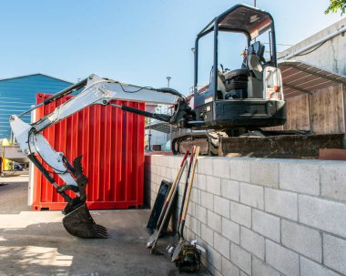 Endüstriyel şantiyede tipik bir gün.