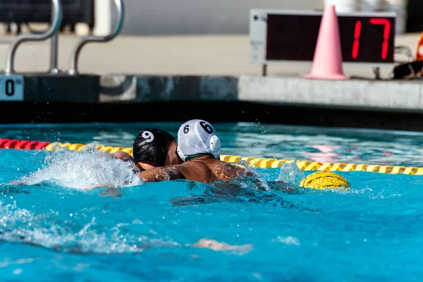 Intensity shows in the competing water athletes. — Stock Photo, Image