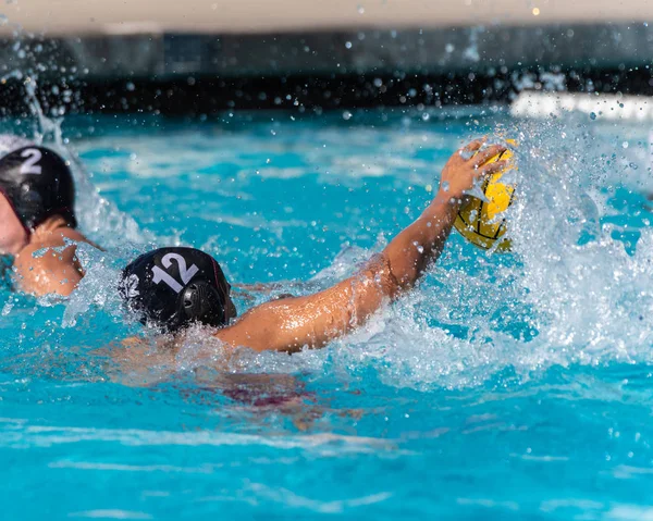 Intensity shows in the competing water athletes. — Stock Photo, Image