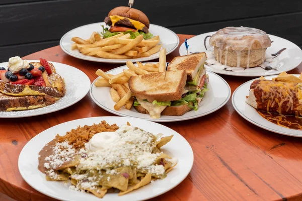 Festbord Fullt Buffémat Att Välja Mellan Till Frukost Lunch Eller — Stockfoto