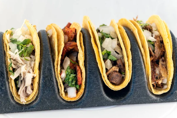 Hearty Jídlo Carne Asada Kuře Vepřové Tacos Láká Chuťové Pohárky — Stock fotografie