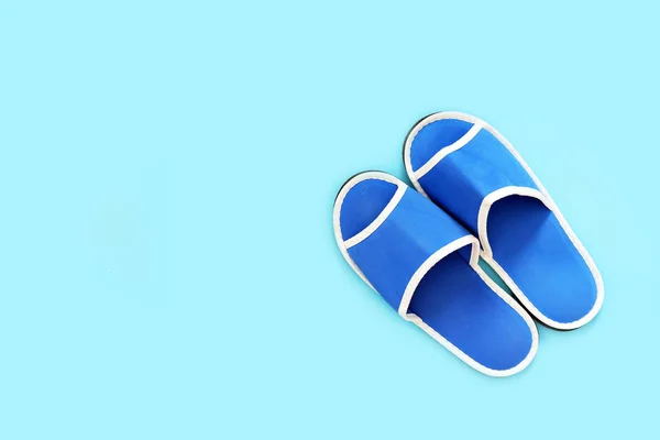 Pop Art Paar Lege Zachte Blauwe Home Slippers Geïsoleerd Minimalistische — Stockfoto