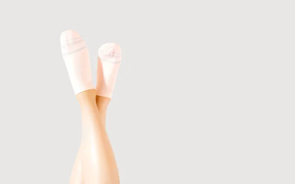 Cotton Socks Beautiful People Feet Beautiful Young Woman Wearing Bright — Stock Photo, Image