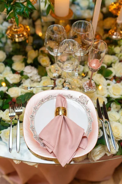 Elegante Tischdekoration Florale Dekoration Restaurant Hochzeitstisch Gedeckt — Stockfoto