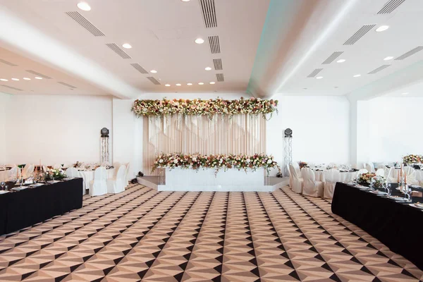 Hochzeitsschmuck Mit Blumen Hochzeitsdekor Moderne Hochzeit — Stockfoto