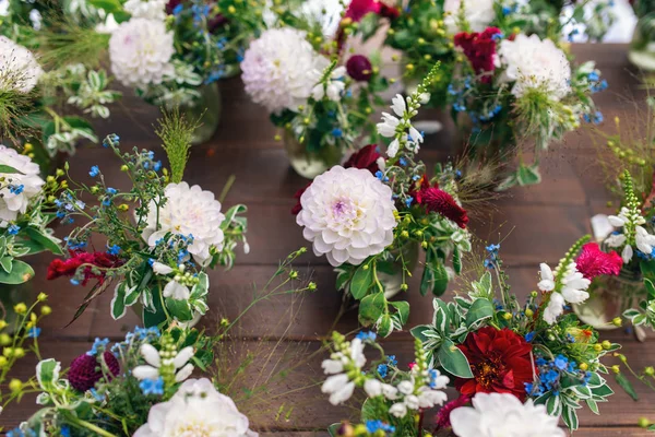 Beautiful Flower Decorations Wedding Ceremony White Red Chrysanthemums — Stock Photo, Image
