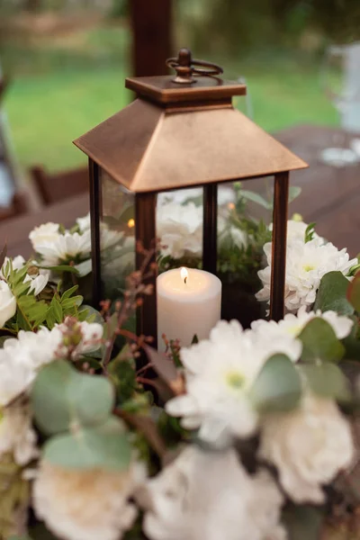 Candle Lantern Beautiful Flower Decorations Candles Wedding Ceremony — Stock Photo, Image
