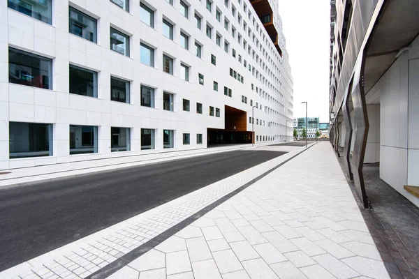 オスロのビジネスセンターの通りの昼間の眺め ノルウェーの近代建築 — ストック写真