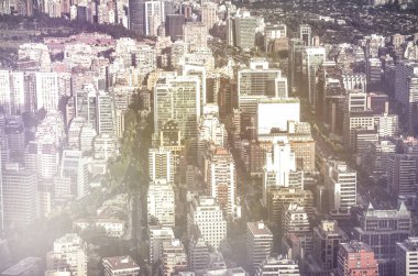 Bulanık mavi ve pembe kentsel arka plan sahne binası