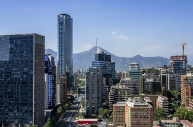 Santiago de Chile finans bölgesine hava görünümünü. İş şehir Santiago