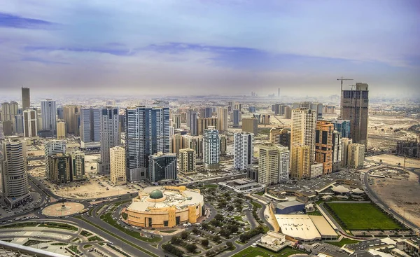 Panoramische Skyline Der Stadt Bei Sonnenuntergang Abu Dhabi Zieht Jährlich — Stockfoto