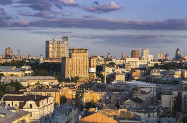 Kiev şehir merkezi, Kiev, Ukrayna iş cityscape Panoraması. Eski ve modern mimarinin sermaye şehir Ukrayna, Kiev şehir merkezinin güzel manzara
