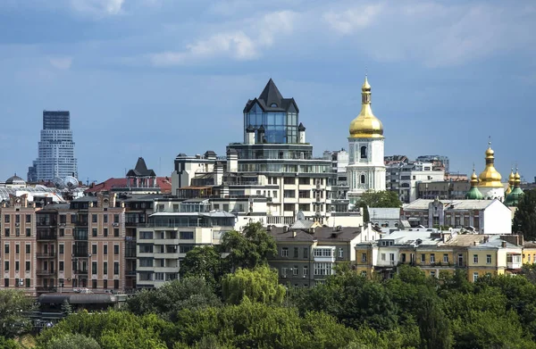 Vista aérea superior de igrejas de Kiev em colinas, cidade de Kiev, Ucrânia — Fotografia de Stock