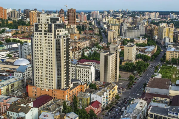 키예프 키예프 우크라이나의 비즈니스 거리의 파노라마 우크라이나의 키예프 센터의 풍경에 — 스톡 사진