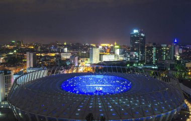 Kiev şehir merkezi, Kiev, Ukrayna'nın milli güvenlik Olympiysky Stadyumu Panoraması. Eski ve modern mimarinin sermaye şehir Ukrayna, Kiev şehir merkezinin güzel manzara