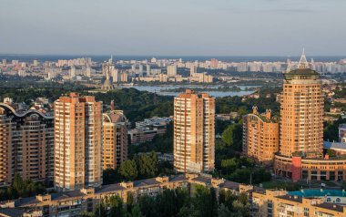 Kiev şehir merkezi, Kiev, Ukrayna iş cityscape Panoraması. Eski ve modern mimarinin sermaye şehir Ukrayna, Kiev şehir merkezinin güzel manzara