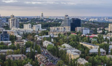 Kiev şehir merkezi, Kiev, Ukrayna iş cityscape Panoraması. Eski ve modern mimarinin sermaye şehir Ukrayna, Kiev şehir merkezinin güzel manzara